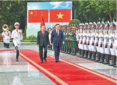 越共中央总书记苏林为习近平举行欢迎仪式